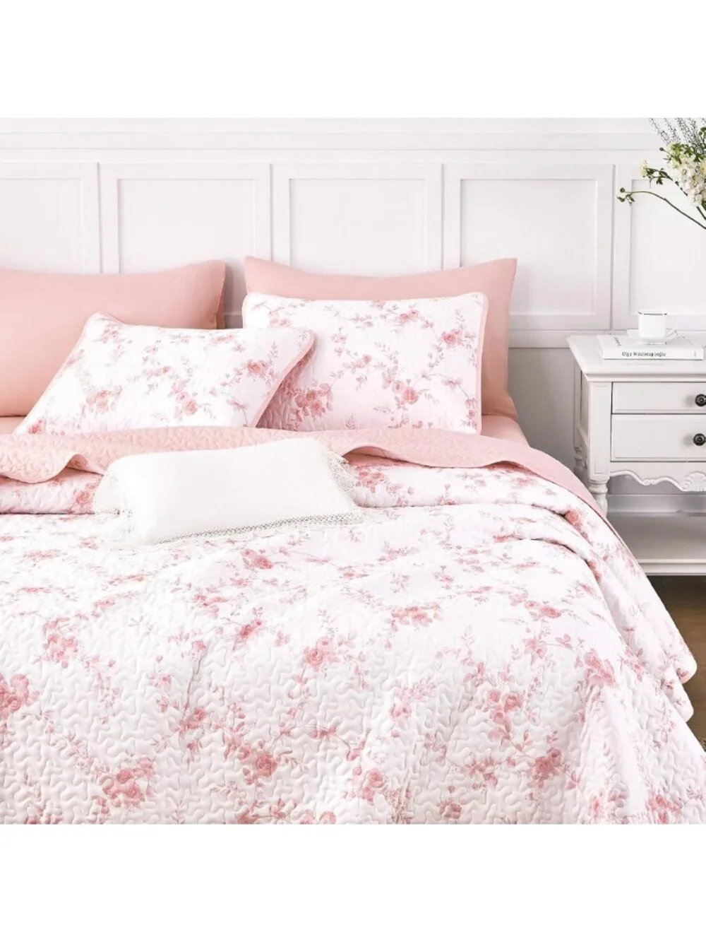 Floral Quilt Set - Vintage Shabby Chic Bedspread, Reversible Lightweight